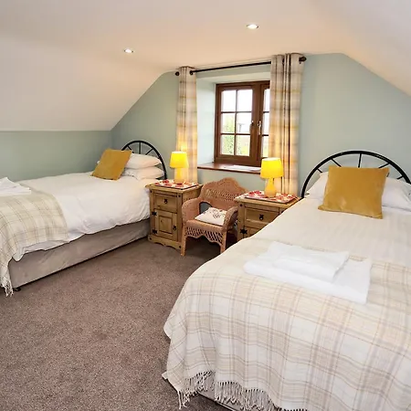 The Old Cart House * Salton