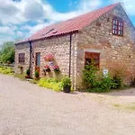 Holiday home The Old Cart House *